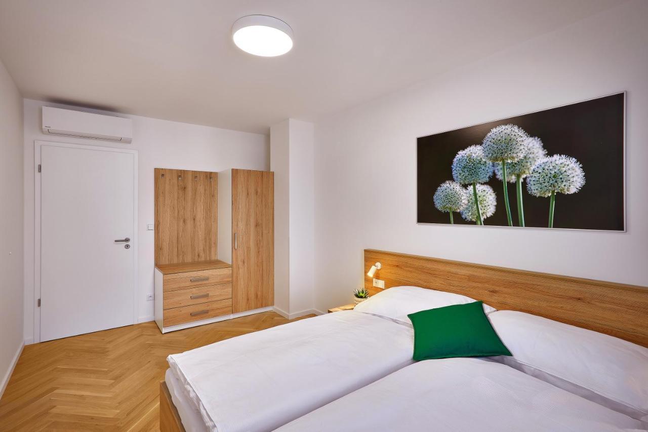 Downtown Suites Rubesova Praga Esterno foto